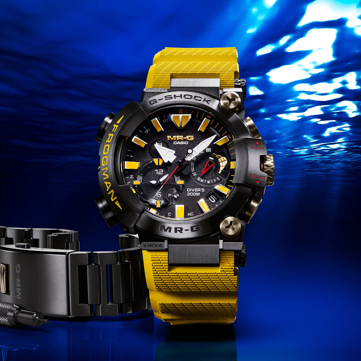 G-Shock Frogman MRG-BF1000E-1A9 includes rubber and titanium bands