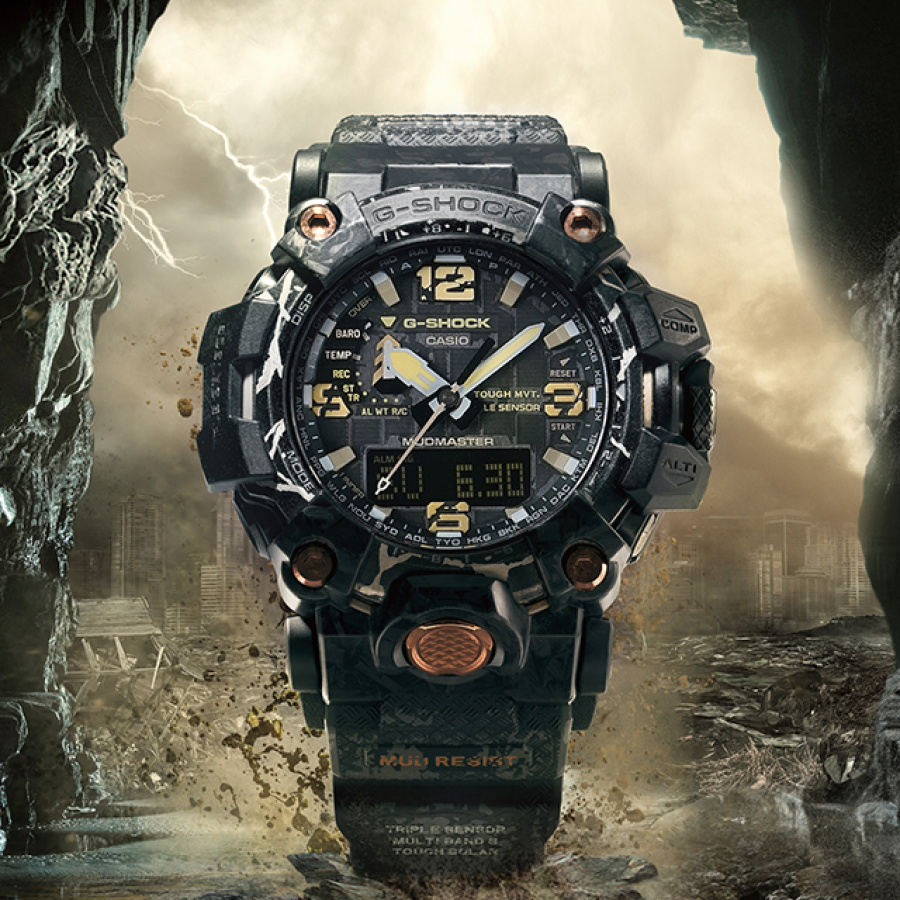 G-Shock Mudmaster GWG-2000CR-1A features a cracked mud and earth